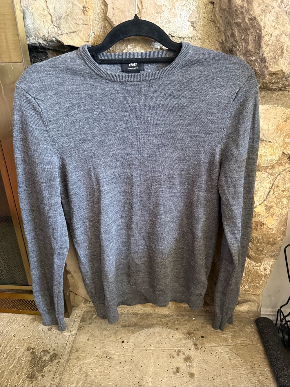 H&M Women's Crew Neck Sweater in Gray